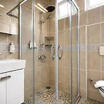 Hideaway Hotel 3*