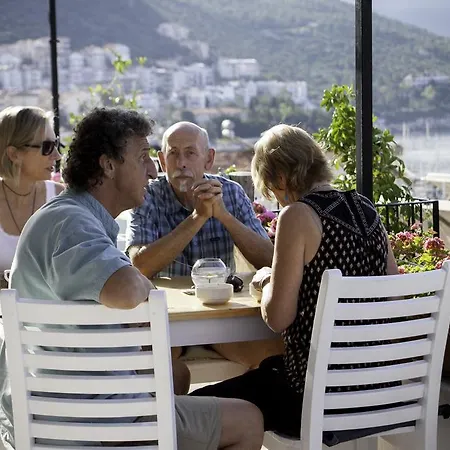 Ξενοδοχείο Hideaway 2*