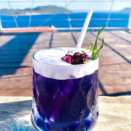 Hideaway Ξενοδοχείο 2*