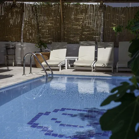 Otel Hideaway