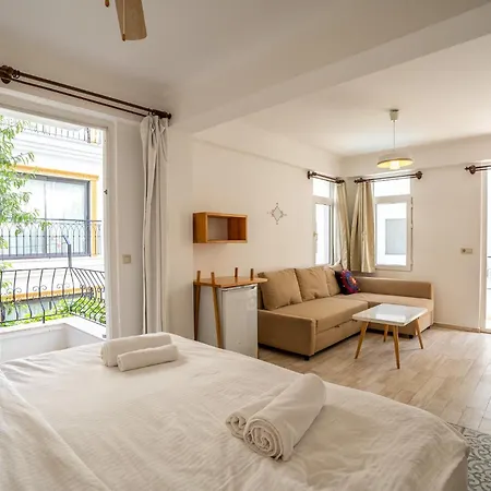 Hideaway Готель 3*