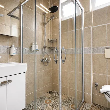 Hideaway Готель 3*