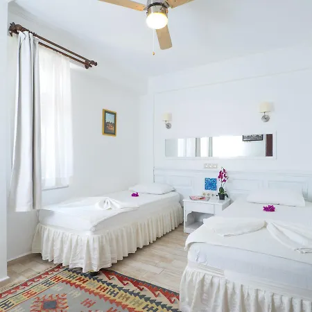 Hideaway 3*