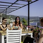 Hideaway 3*