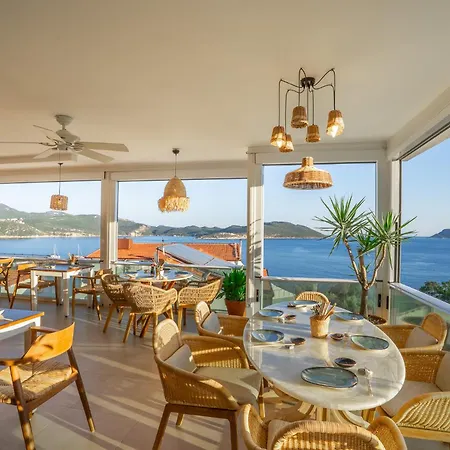 Hideaway Hotell 3*